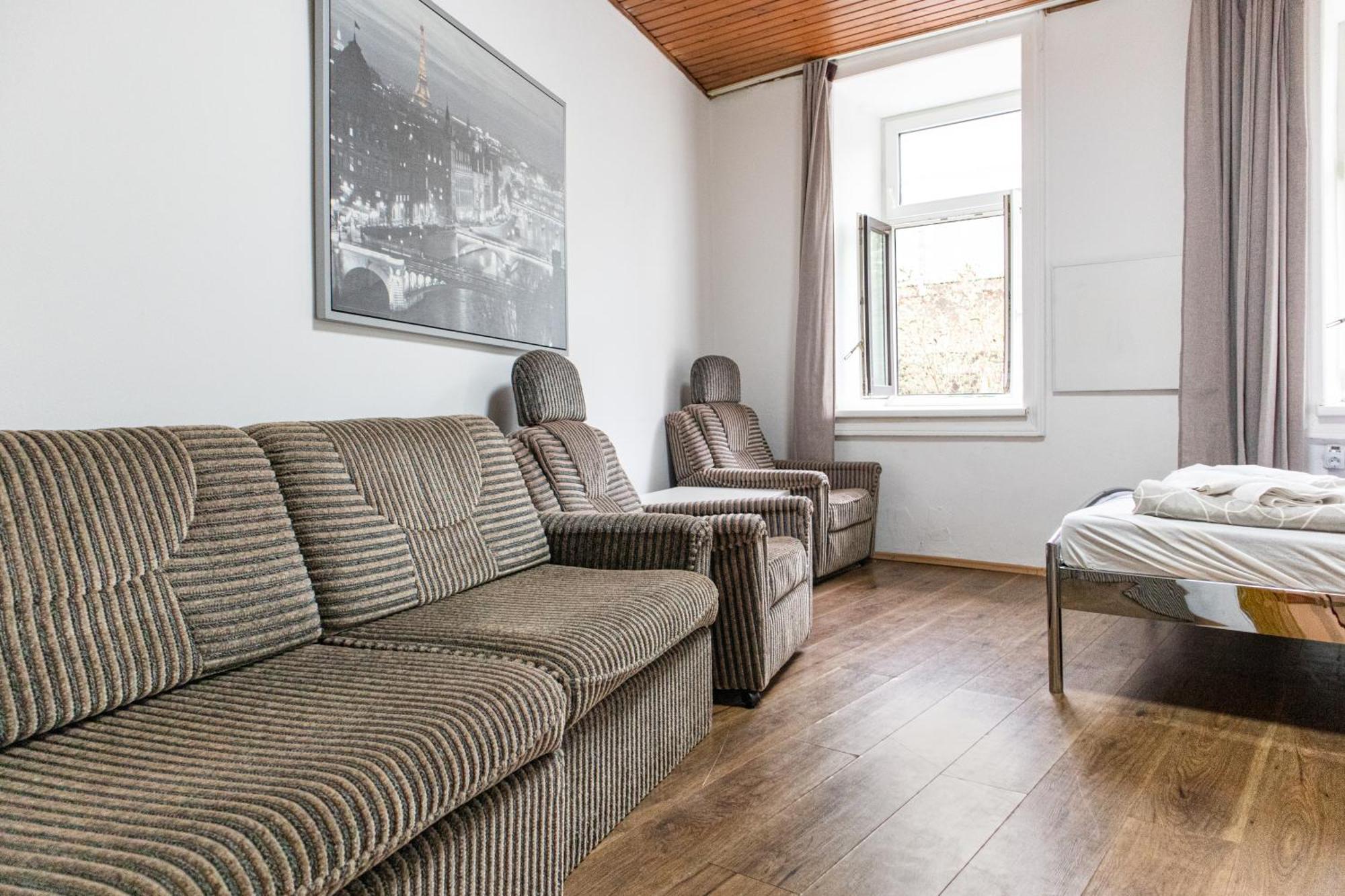 Affordable 1br Next To Millennium Tower Vienna