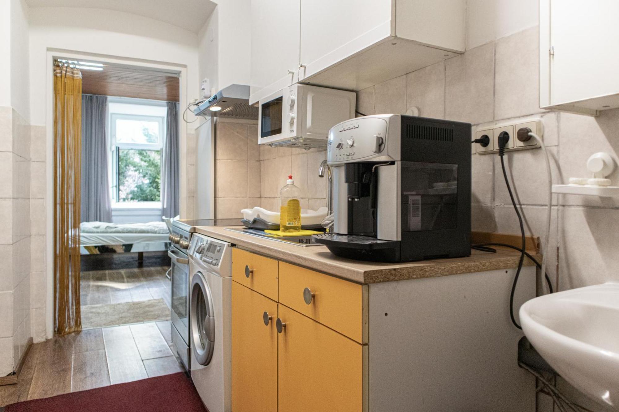 Affordable 1br Next To Millennium Tower Vienna
