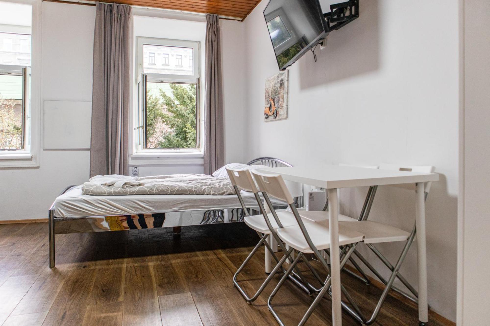 Apartment Affordable 1br Next To Millennium Tower Vienna
